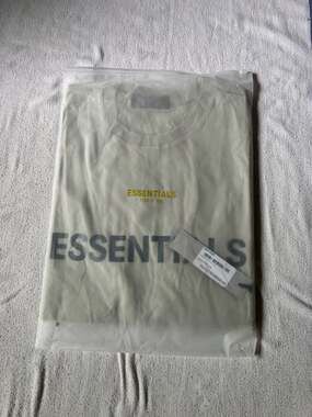 Fear of God Essentials 3D Silicon Appliqué Logo T-Shirt Sage Large - Sage
